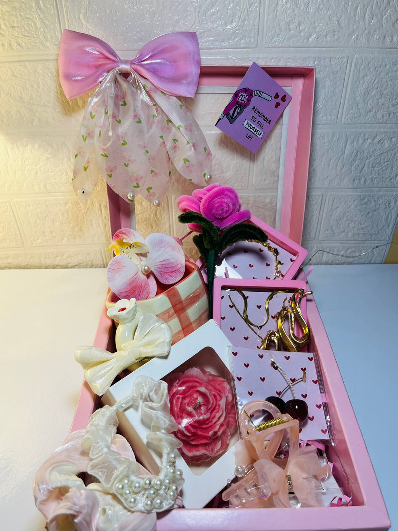 HEER LUXE HAMPER